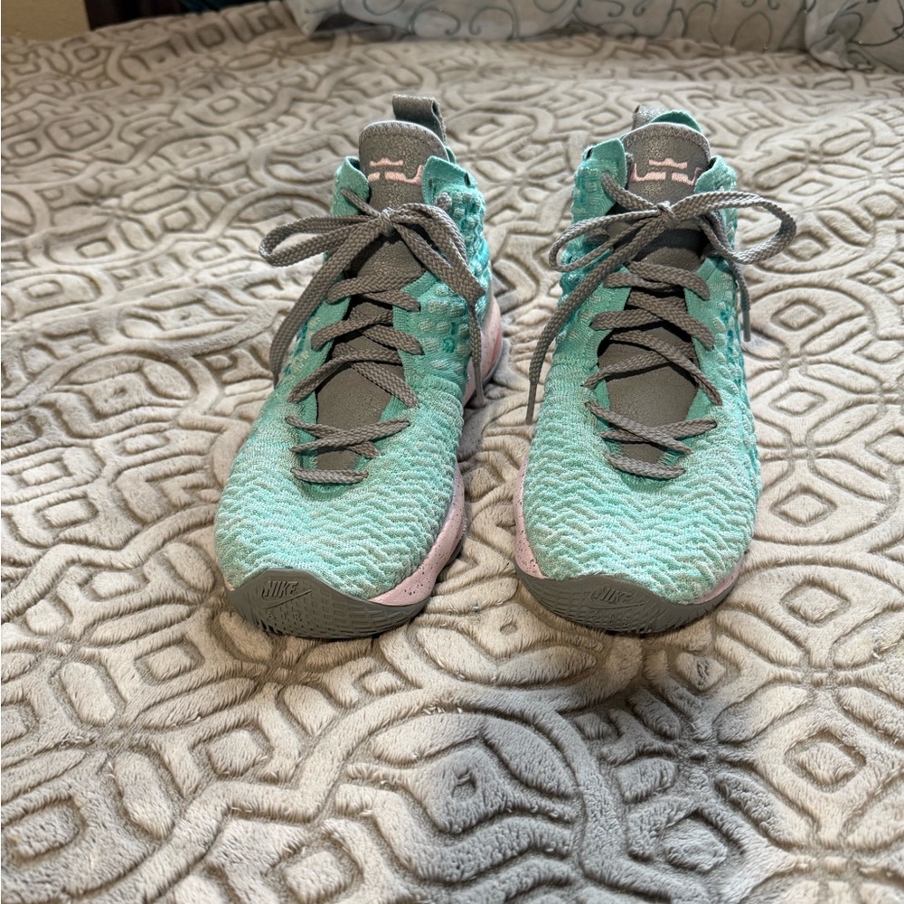 Nike Kids Sneakers in Teal and Gray